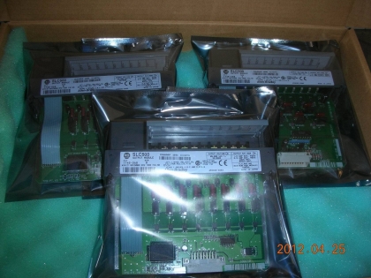 AB PLC 1746-OA8